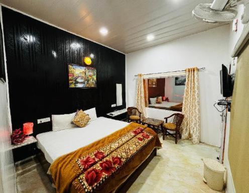Hotel Solan Regency Extérieur photo