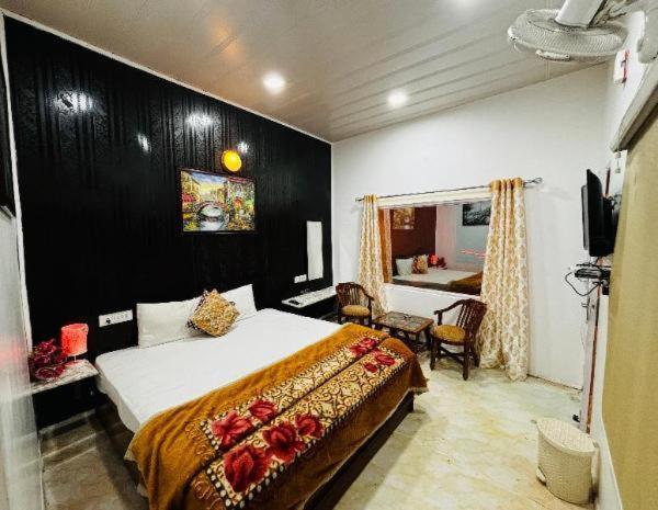 Hotel Solan Regency Extérieur photo